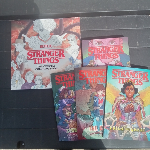 Netflix Stranger Things Graphic Novel 3 Book Boxedset + Official Coloring Book - Picture 3 of 7